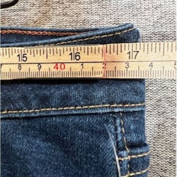 Eddie Bauer Jeans Womens Size 12 Blue Denim Curvy Straight Mid Rise Casual - Picture 11 of 16